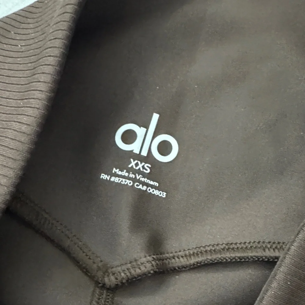 Women's Alo Air-lift Leggings - Picture 5 of 7